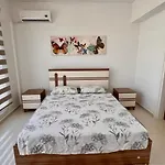 в комплексах цезарь и цезарь блю Apartment *