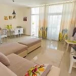 в комплексах цезарь и цезарь блю Apartment Boghaz
