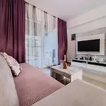 Apartment в комплексах цезарь и цезарь блю Boghaz