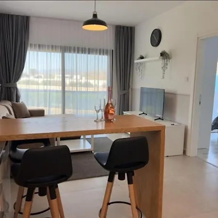 в комплексах цезарь и цезарь блю Apartment Boghaz