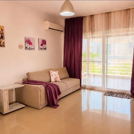 в комплексах цезарь и цезарь блю Apartament Boghaz